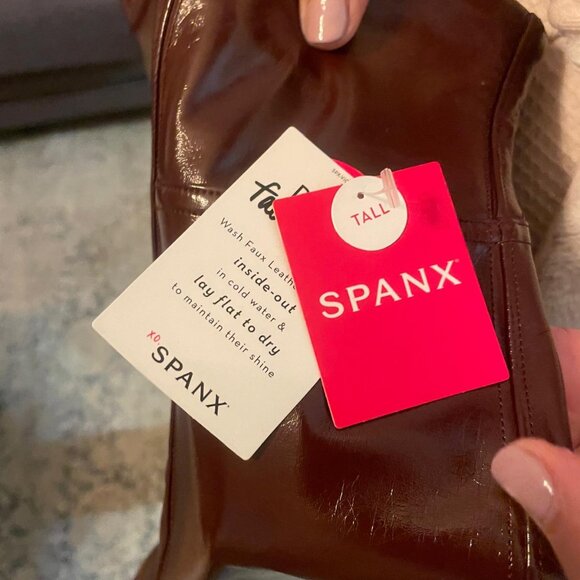 SPANX Faux Patent Leather Leggings Ruby - Picture 4 of 7